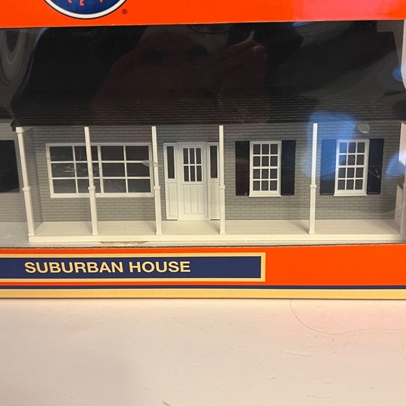 LIONEL O-Gauge 6-34113 Large Suburban House II Preowned Lionelville Model Home - Picture 2 of 9